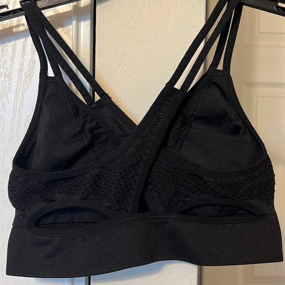 Black sports bra M - Picture 2 of 2